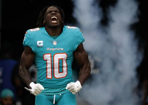Miami Dolphins receiver Tyreek Hill under investigation for alleged assault in Haulover Park